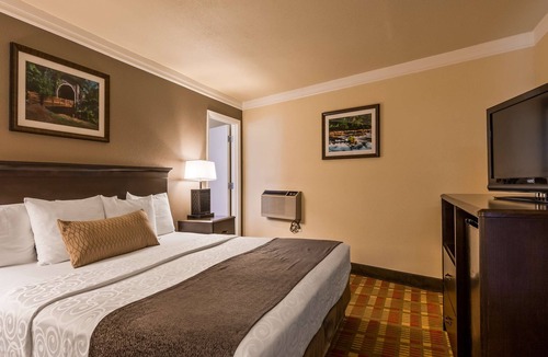 Roseburg Hotel | Best Western Garden Villa Inn