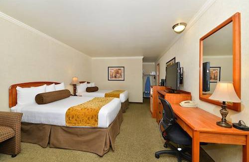 Coos Bay Hotel | Best Western Holiday Hotel