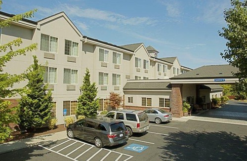 Bull Mountain Hotel | Best Western Plus Northwind Inn & Suites