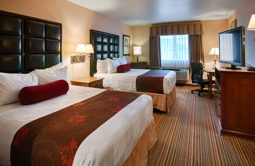 La Grande Hotel | Best Western Plus Rama Inn & Suites