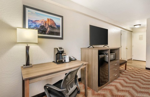 Sonora Hotel | Best Western Plus Sonora Oaks Hotel & Conference Center