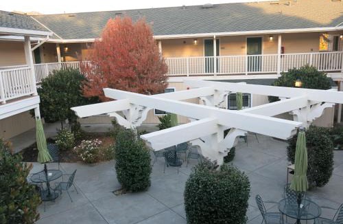 Calistoga Hotel | Best Western Plus Stevenson Manor