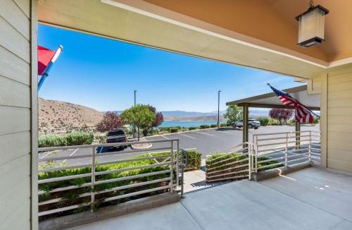 Topaz Lake Hotel | Best Western Topaz Lake Inn