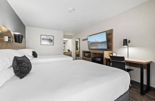 Orchard District Hotel | Better Choice For Your Vacation! Family-friendly Unit! Near Old Mill District!
