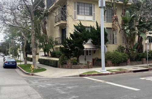 Beverly Grove Condo | Beverly Hills/WEHO contemporary