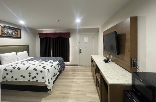 Lincoln Acres Hotel | Big 7 Motel Chula Vista I-5