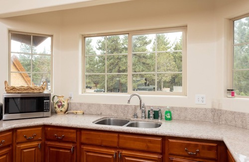 Woodlands Ski Chalet | Big Bear Chalet is a roomy house with beautiful mountain views !