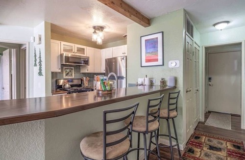 Boulder Bay Condo | Big Bear Getaway Steps to Lake
