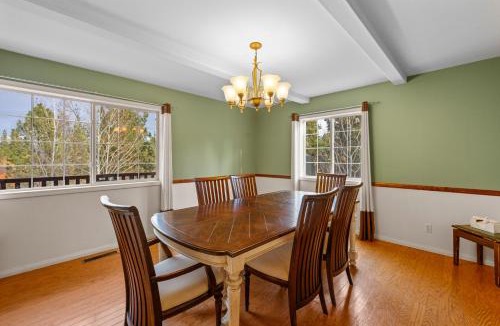 Eagle Mountain Estates House | Big Bear Nest at Eagle Mountain - Game Room, Pool Table, Ping Pong, Foosball, Jet Tub, 3 Fireplaces