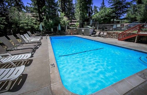 Big Bear Lake Cabin | Big Pines Lakeside Studio Cottage at Big Bear Lake