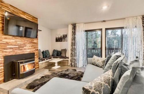 Majestic Pines Apartment | Bigwood 5