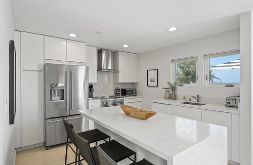 La Jolla House | Birdrock Paradise with Private Pool/Spa, AC, fast WiFi & Yard