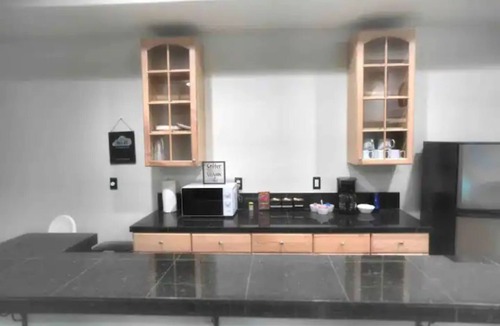 West Salem House | Black & White Hills ⛰ (LV)