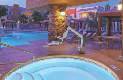 Las Vegas Condo | BLOCK WM Tropicana 2br Queen