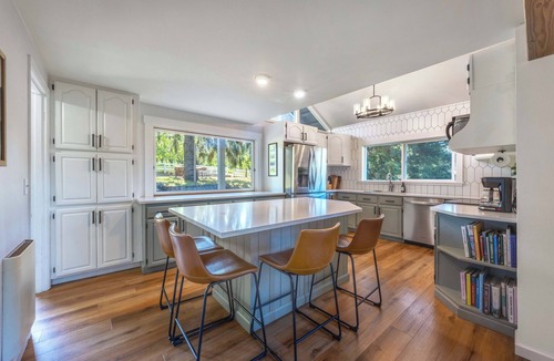 White Salmon House | Blue Eyrie - Adorable Home! Peaceful Orchard Location, Close to White Salmon