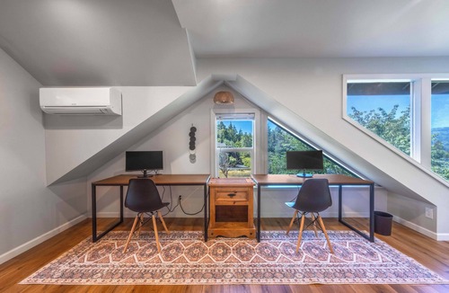 White Salmon House | Blue Eyrie - Adorable Home! Peaceful Orchard Location, Close to White Salmon