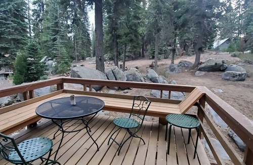 Ponderosa Cabin | Blue Jay's Nest Sequoia Cabin in Ponderosa, CA