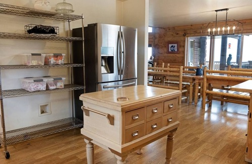 Newcastle House | Blue Mountain Ranch: 7 Bedrooms, Sleeps 20