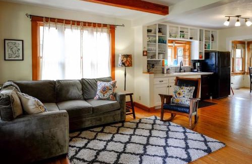 River West House | Bluebird Day - Lavender Cottage