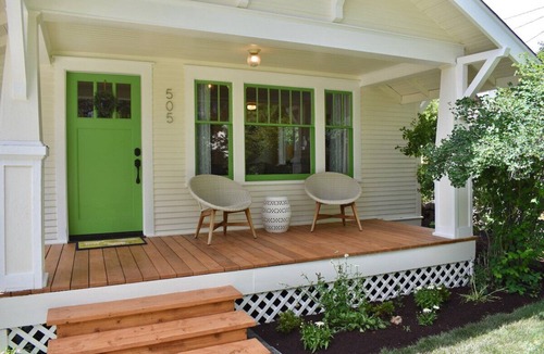 Old Bend House | Bluebird Day - Star Cottage: Cozy 2BR home in scenic Bend, OR, Hot tub, Bikes!