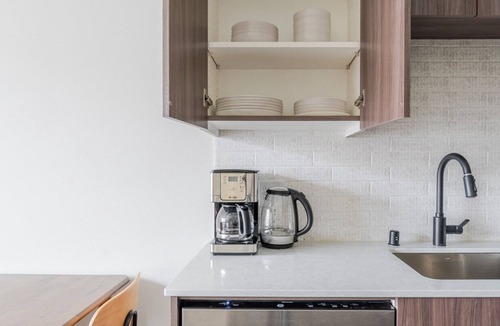 Lynnwood Apartment | Blueground | Lynnwood, pets allowed, nr Lynndale Park