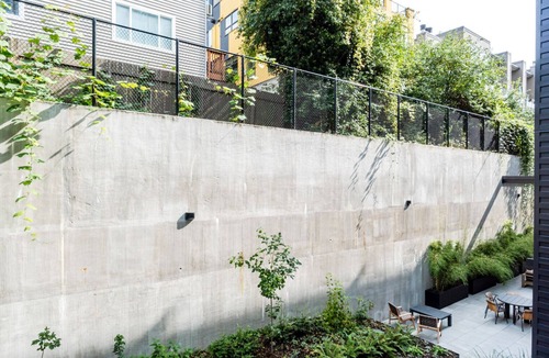 West Queen Anne Apartment | Blueground | West Queen Anne, balcony, nr Kerry Park