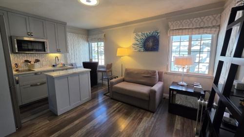Beverly Grove Apartment | Bobbies Little Corner