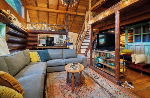 Pleasant Valley Cabin | Boho Forest Cabin Retreat Near the City!