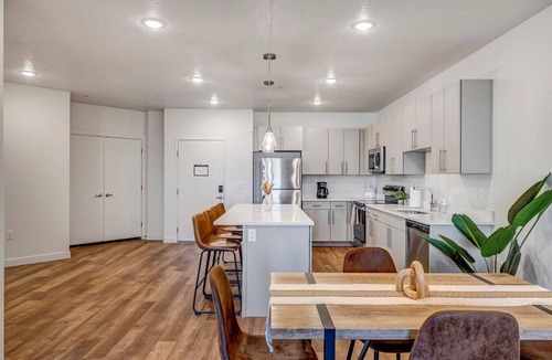 Draper Apartment | Bold Boho Themed 2bd 2ba