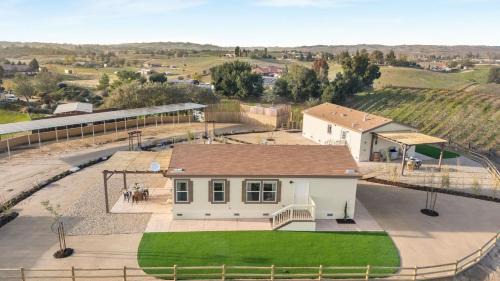Paso Robles House | Bombay Chardonnay by AvantStay