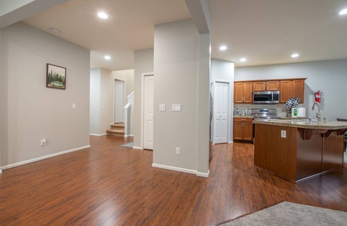 Bonney Lake House | Bonney Lake House INN W/Jacuzzi and Centralized AC
