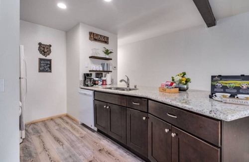 Boulder Bay Condo | Boulder Bay Retreat Steps to Lake + Hot Tub