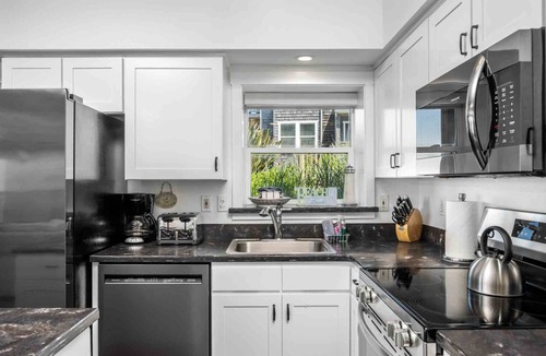 Lincoln Beach House | Boundless Ocean Views From Home and Hot Tub, Pet Friendly, Private Deck, Fireplace, Steps to Beach