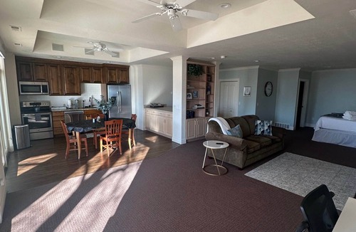 Bountiful House | Bountiful Heights Retreat | Views, Sleeps 6, Near SLC
