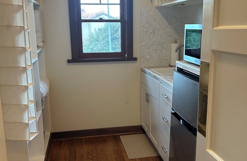Sherman Oaks Apartment | Brand-new Craftsman Style Suite - upscale neighborhood close to cafés and shops.