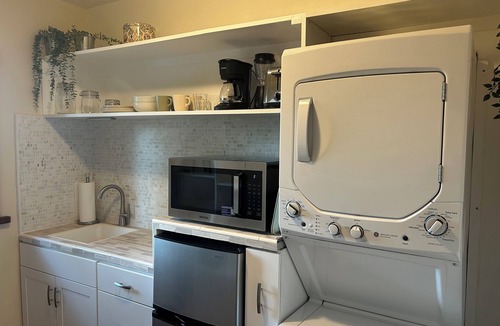 Sherman Oaks Apartment | Brand-new Craftsman Style Suite - upscale neighborhood close to cafés and shops.