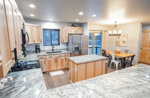 Pinetop Cabin | BRAND NEW CUSTOM BUILT HOME IN PINETOP LAKES COUNTRY CLUB WITH AC!