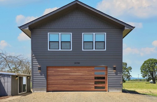 Junction City House | Brand-New Guesthouse in a Private Setting