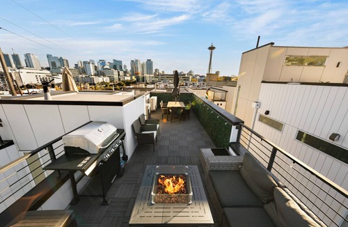 Lower Queen Anne House | Brand New Luxe Home with Rooftop and Space Needle Views