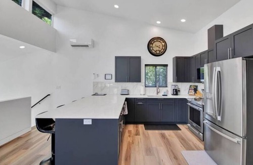 Eugene House | BRAND NEW Luxury Home Near Autzen Stadium