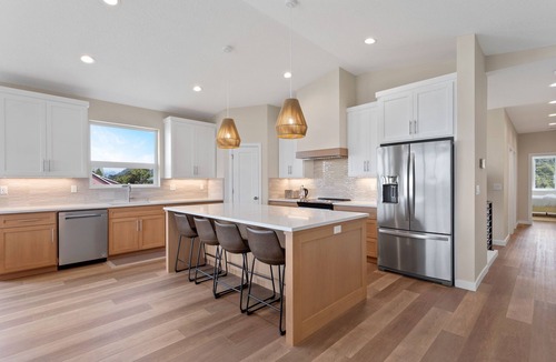 Rockaway Beach House | Brand New Ocean View Beach House w Hot Tub & Sauna