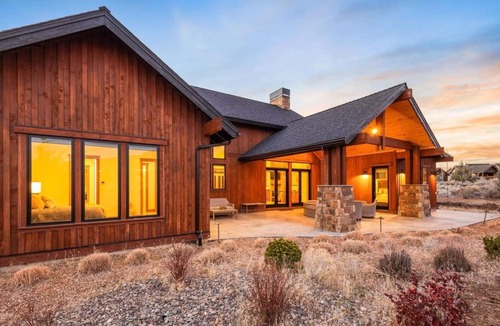 Powell Butte House | Brasada Estate: Spacious & Luxurious 4-Bdrm House & Detached 2-bedroom Casita