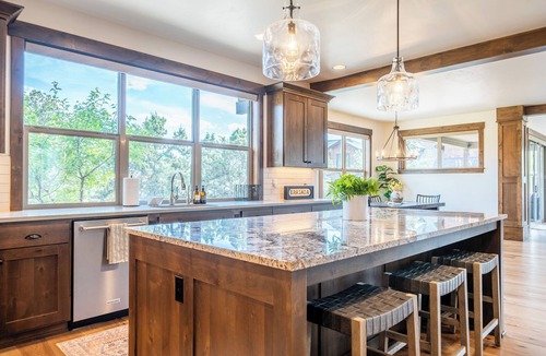 Powell Butte House | Brasada Quail Run - Bicycles, PingPong