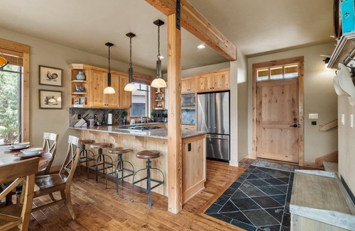 Powell Butte Cabin | Brasada Ranch Cabin, Queen Suite, Bunk Room, Private Decks, Patio, Resort Amenit