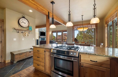 Powell Butte Cabin | Brasada Ranch Cabin, Queen Suite, Bunk Room, Private Decks, Patio, Resort Amenit