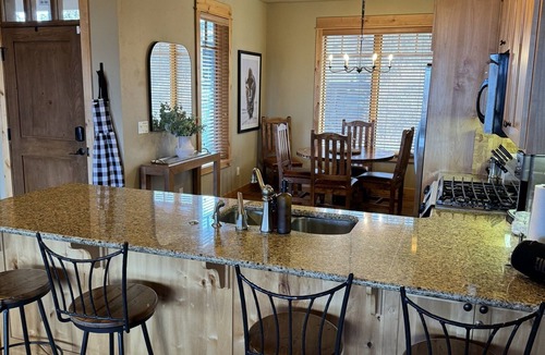 Powell Butte Cabin | Brasada Ranch Cabin 15 | 2 King Suites | Hot Tub