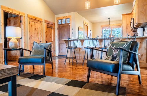 Powell Butte Cabin | Brasada Ranch Cabin 15 | 2 King Suites | Hot Tub