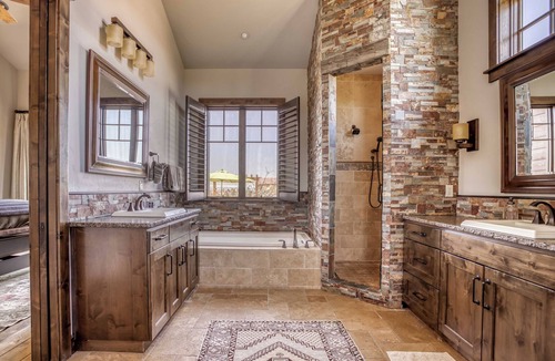 Powell Butte House | Brasada Ranch Luxury Rental, City Home , Amazing Views, Private Hot Tub