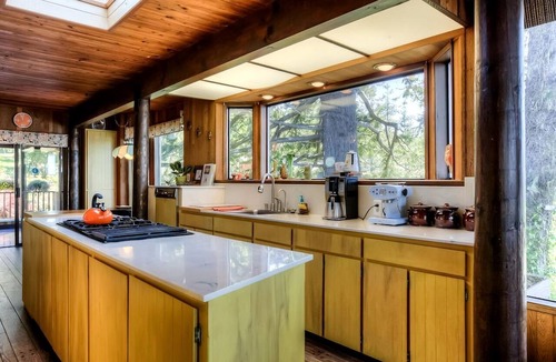 Otis House | Breathtaking Beach House with Fireplace and Gorgeous Sights in Otis, Oregon
