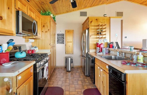 Springerville House | Breathtaking Cabin Backing the National Forest
